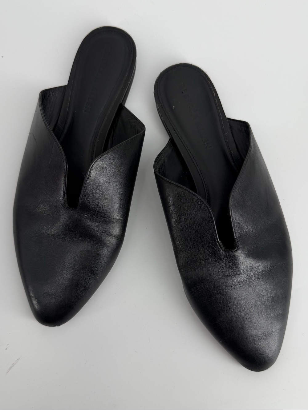 Rebecca Allen Black Leather Pointed Toe V-Cut Flat Mules Slip On Shoes Size 8